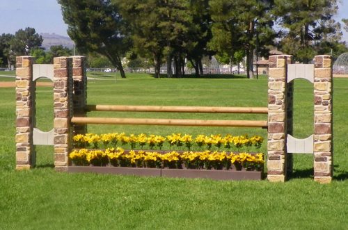 stone column wing standards with track with box hedge