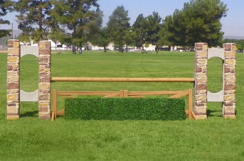 stone column wing standards with track with box hedge