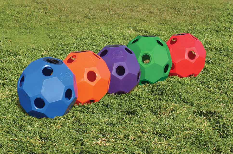 hay ball feeder in 5 colors